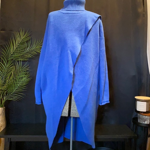 Asymmetrical chunky open front sweater - Picture 2 of 14